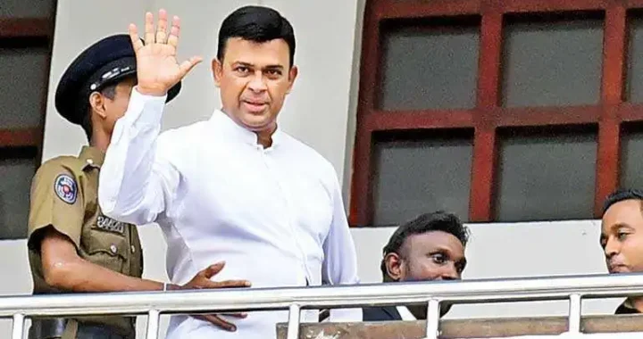 රන්ජන් රාමනායක නිදහස් කරන්නැයි කලාකරුවෝ ඉල්ලති.