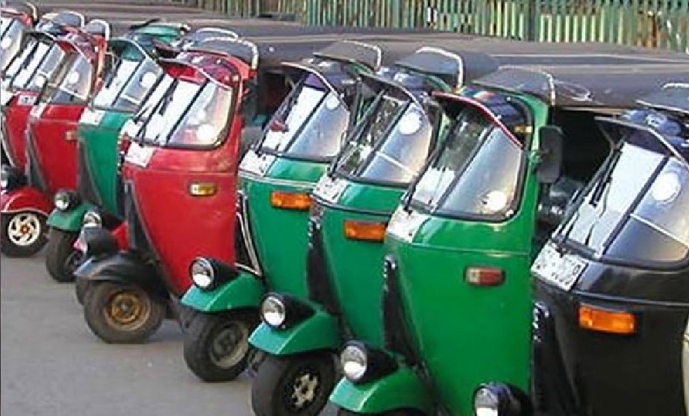 Three-wheelers demand 30 liters of oil per week