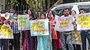 විශ්ව විද්‍යාල ආචාර්යවරුන්ගේ සංගමය “ශාස්ත්‍රීය නිදහසට” අත නොතබන්නැයි ආණ්ඩුවෙන් ඉල්ලයි